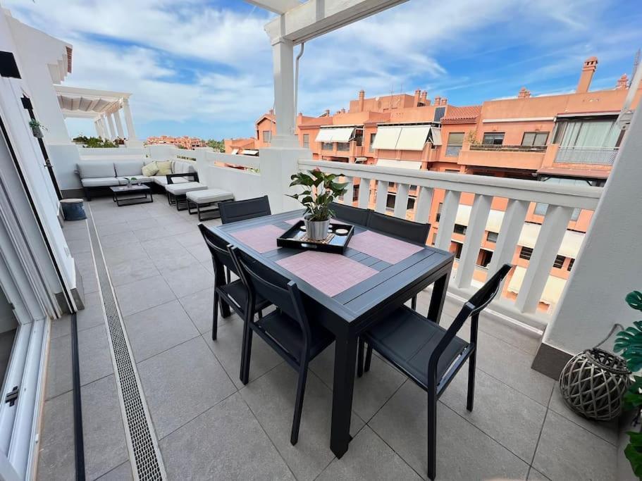 Pushe Penthouse Playa Granada Beach & Golf 5 โมตริล ภายนอก รูปภาพ